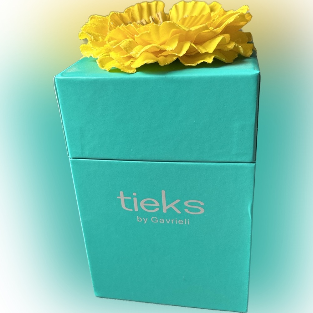 Tieks Box with Yellow Flower